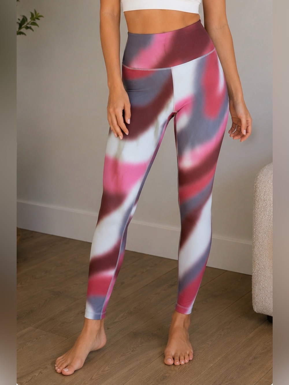 Nike One High Rise Tie Dye Leggings NWT Size Small Pink Grey and White Active
